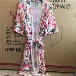 Show me your mumu floral robe